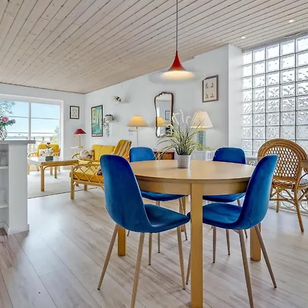 Beautiful In With House Sea View *