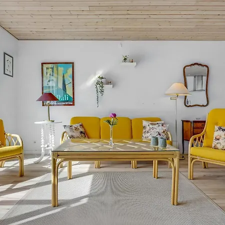 Two-bedroom 0 03 Stege