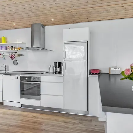 Two-bedroom 0 03 * Stege